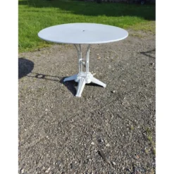 Table de jardin en fonte plateau fer