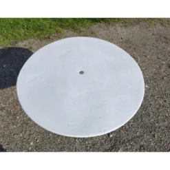 Table de jardin en fonte plateau fer