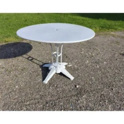 Table de jardin en fonte plateau fer