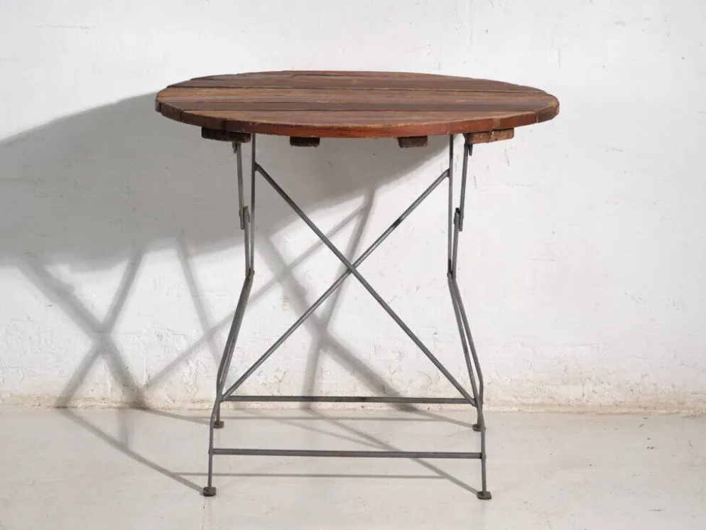 Table de jardin pliante ancienne en bois et fer – Europe centrale, vers 1950