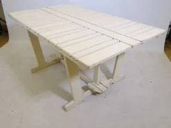 Table de jardin pliante en bois de style mid-century par Triconfort, modèle Riviera, années 1970.