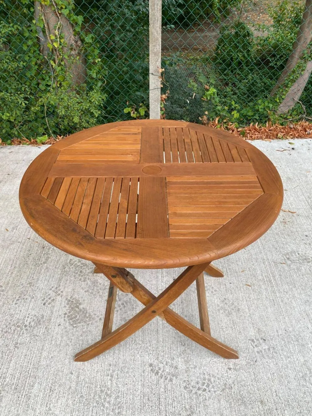 Table de jardin pliante en teck massif Proloisirs parasol 80cm