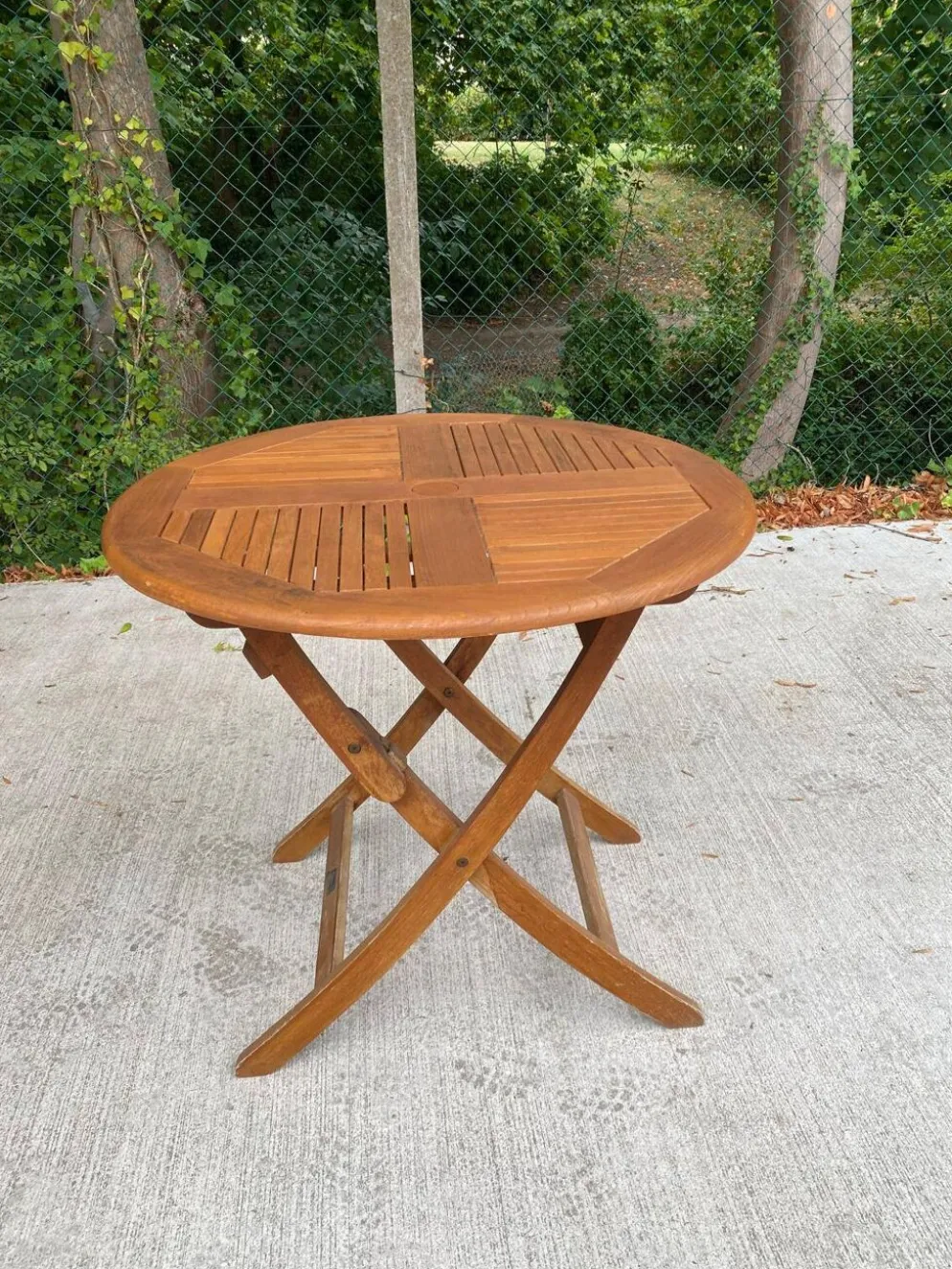 Table de jardin pliante en teck massif Proloisirs parasol 80cm