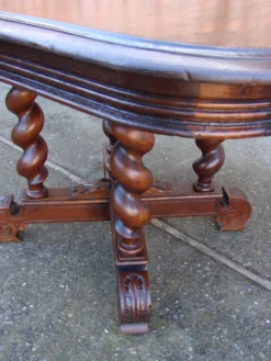 Table en chêne du 19ème siècle.