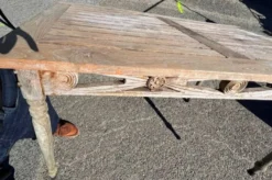 Table en teck pour terrasse et balcon