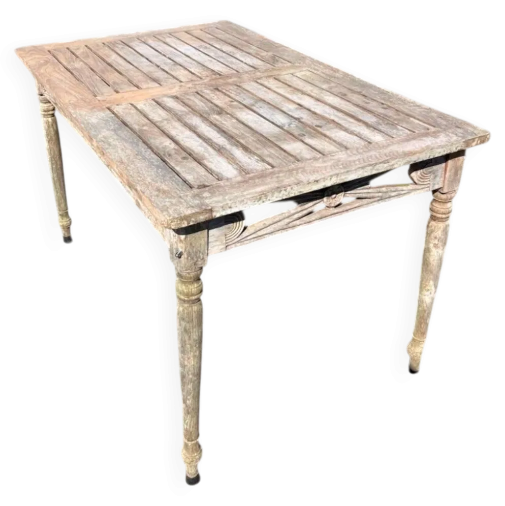 Table en teck pour terrasse et balcon