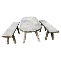1 table et 2 bancs en ciment, faux bois, rocaille, années cinquante. 150 cm