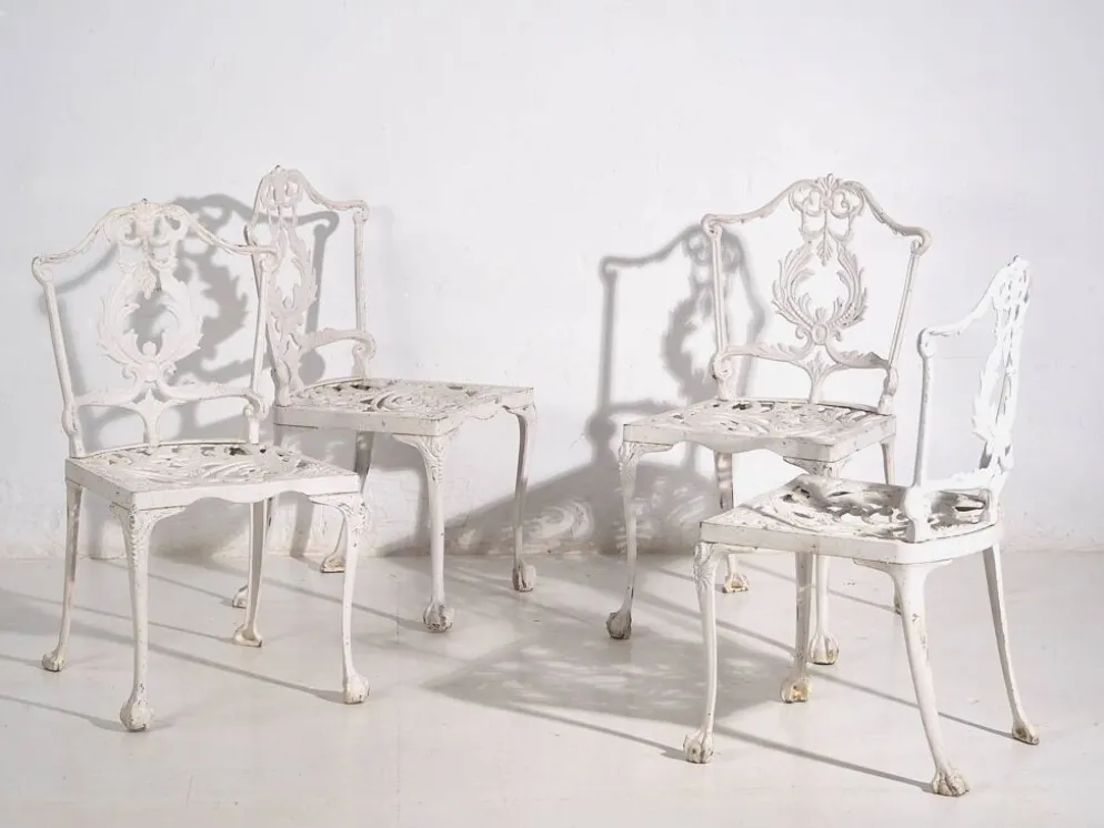 Table et chaises de jardin blanches d’époque (c.1950). Ensemble de 5 pièces
