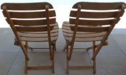 Table et 2 chaises pliantes de jardin en bois naturel