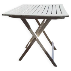 Table jardin pliante en bois peinte en beige grisé carrée
