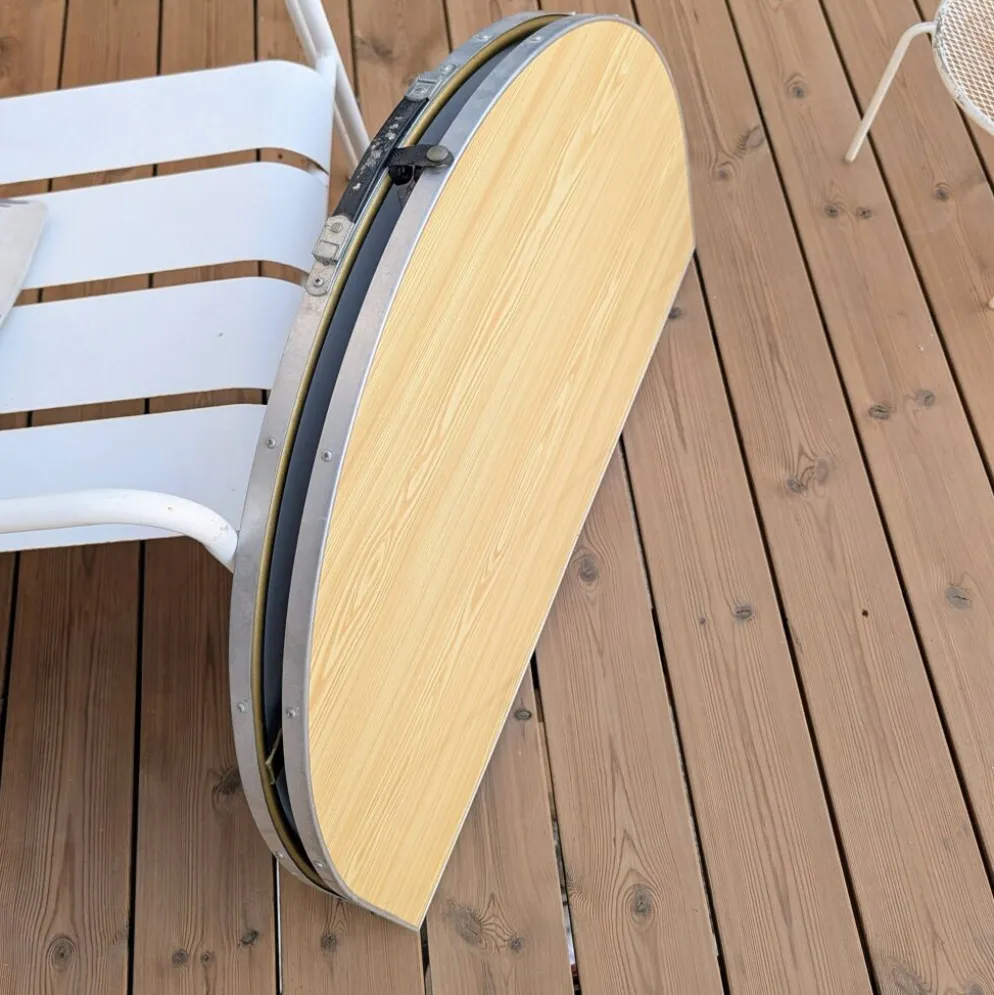 Table pliante de camping ovale vintage