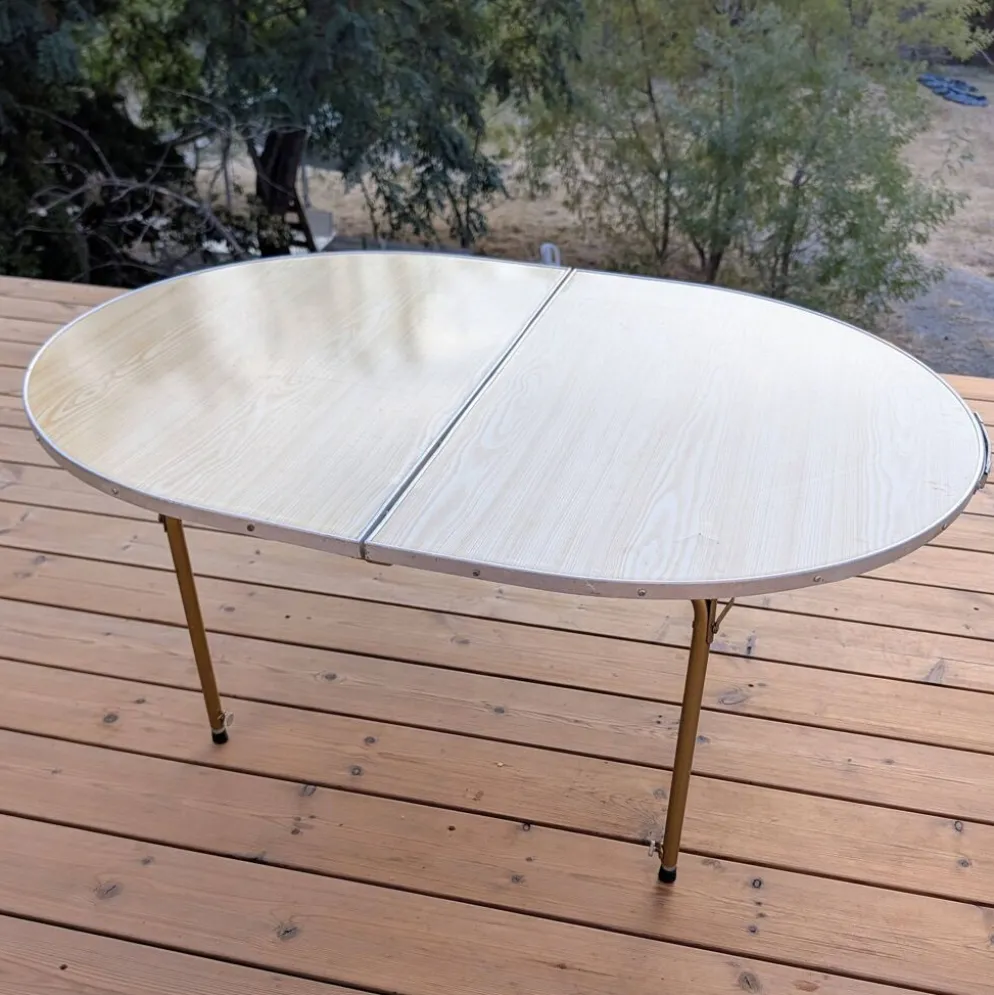 Table pliante de camping ovale vintage