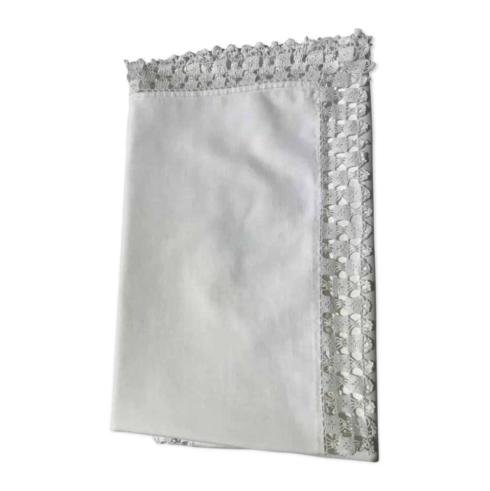Taie d’oreiller bord crocheté main 78x74cm
