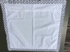 Taie d’oreiller bord crocheté main 78x74cm