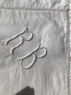 Taie d’oreiller monogramme RB jour croisé