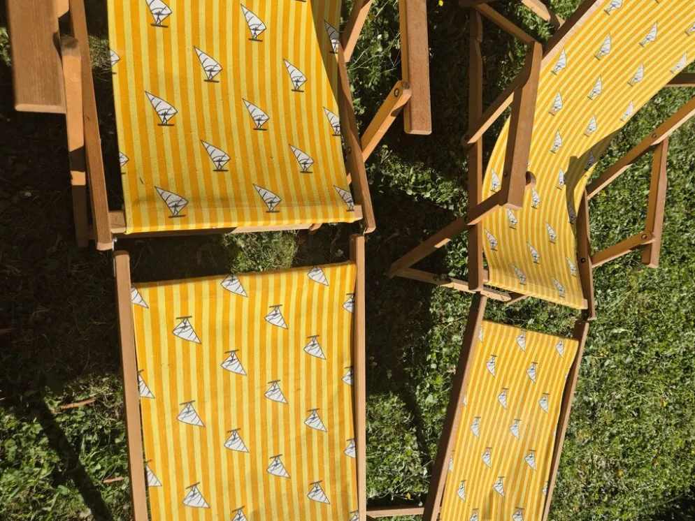 2 tansats chilienne vintage bois et toile jaune imprimé voilier avec repose