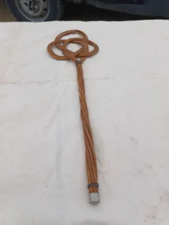 Tapette à Tapis Ancienne en Osier Vintage
