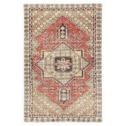 Tapis accent turc vintage. Noué à la main en Turquie. Couleurs beige et rouge.