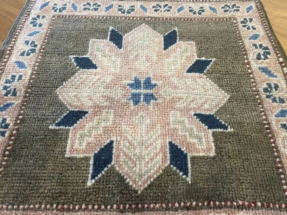 Tapis anatolien carré