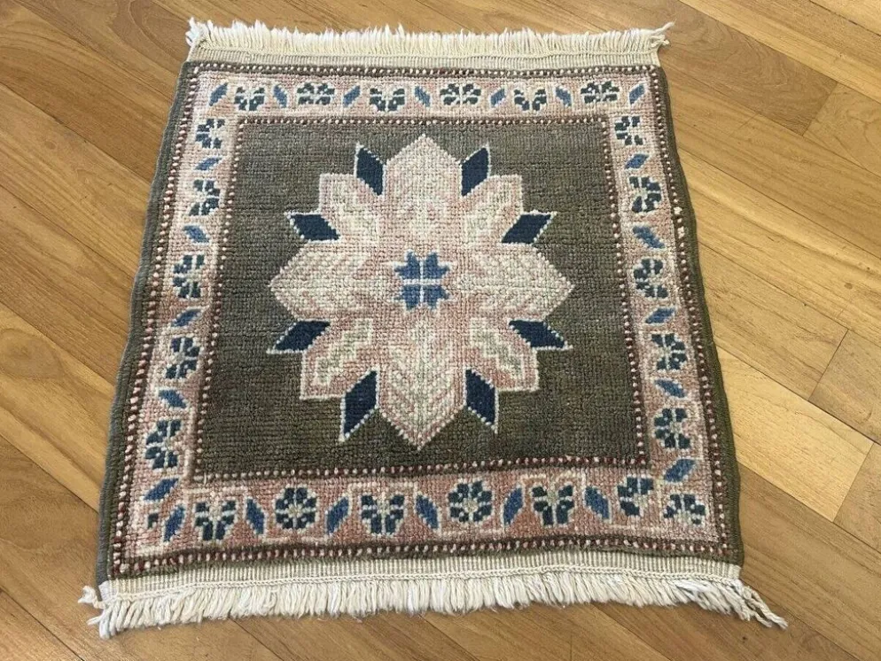 Tapis anatolien carré