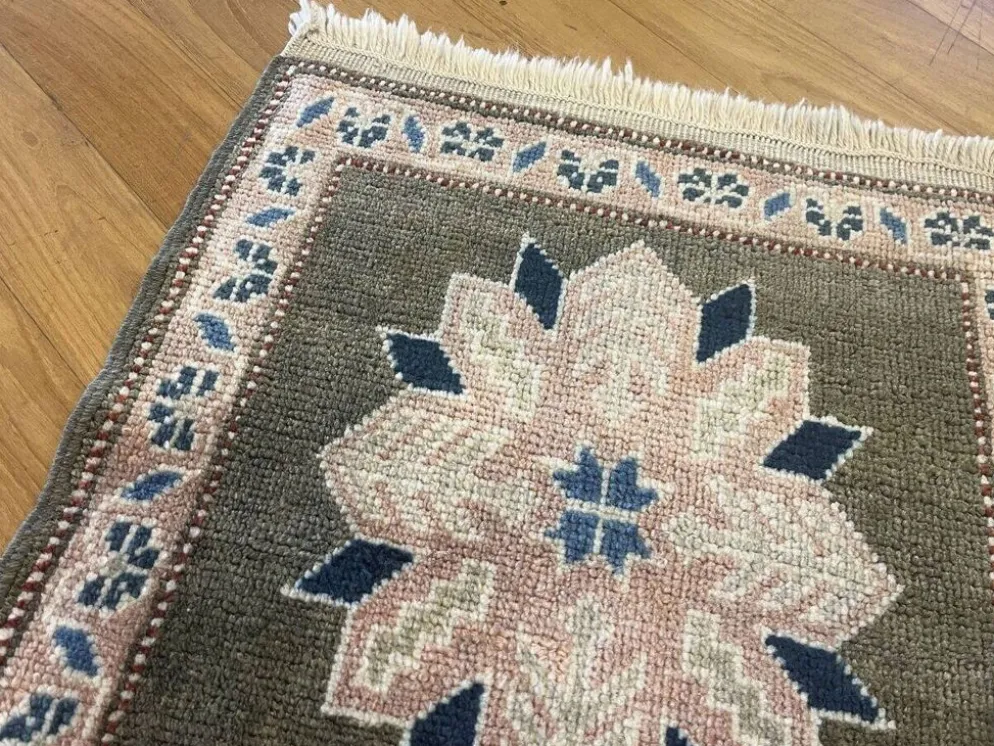 Tapis anatolien carré