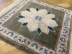 Tapis anatolien carré