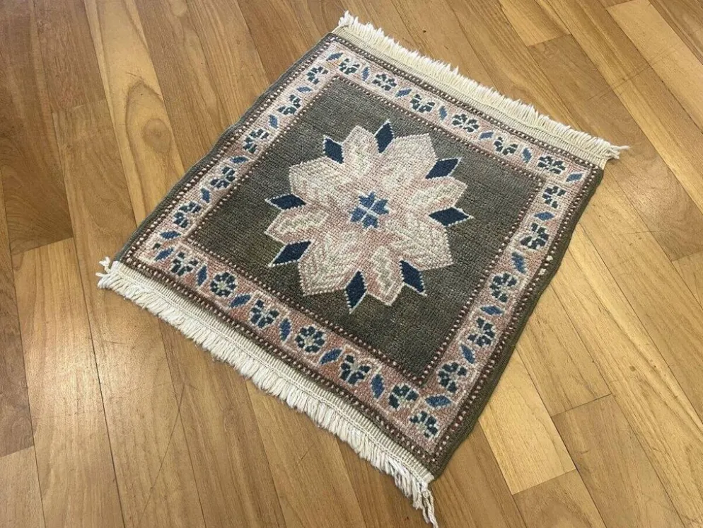 Tapis anatolien carré