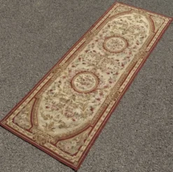Tapis aux points noués de style Aubusson – 2.45 x 090 Mètres -