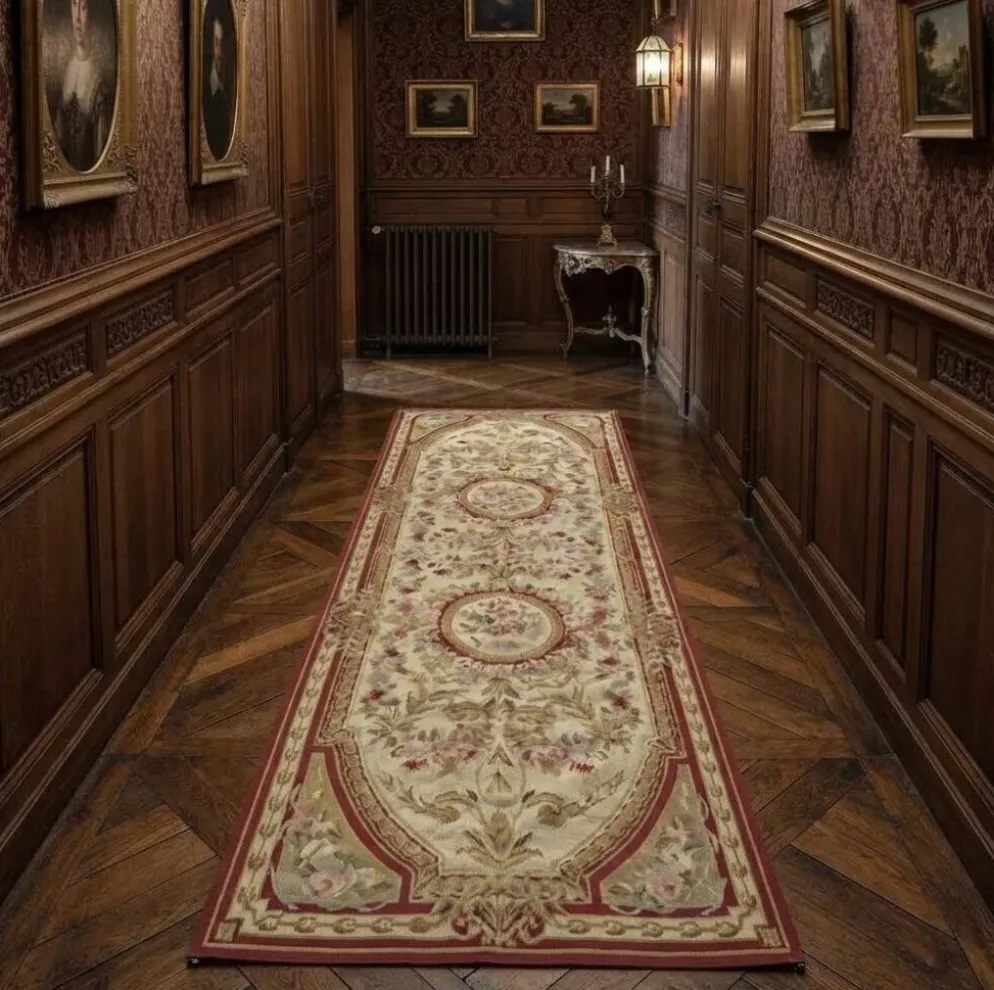 Tapis aux points noués de style Aubusson – 2.45 x 090 Mètres -