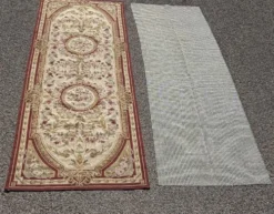 Tapis aux points noués de style Aubusson – 2.45 x 090 Mètres -