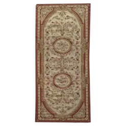 Tapis aux points noués de style Aubusson – 2.45 x 090 Mètres -