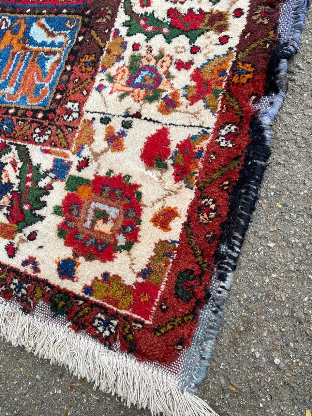 Tapis bakhtiar d'Iran en laine nouée fait main bordeaux 200x300cm