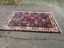 Tapis bakhtiar d'Iran en laine nouée fait main bordeaux 200x300cm