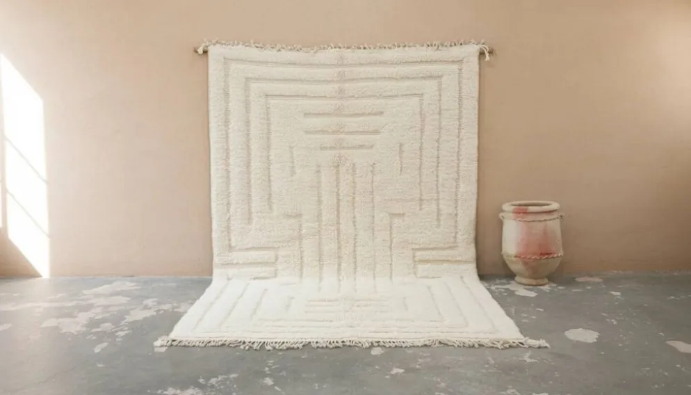 Tapis Beni Ouarain 300×205 cm – Tapis en laine marocain ivoire minimaliste avec motif architectural, GO-964