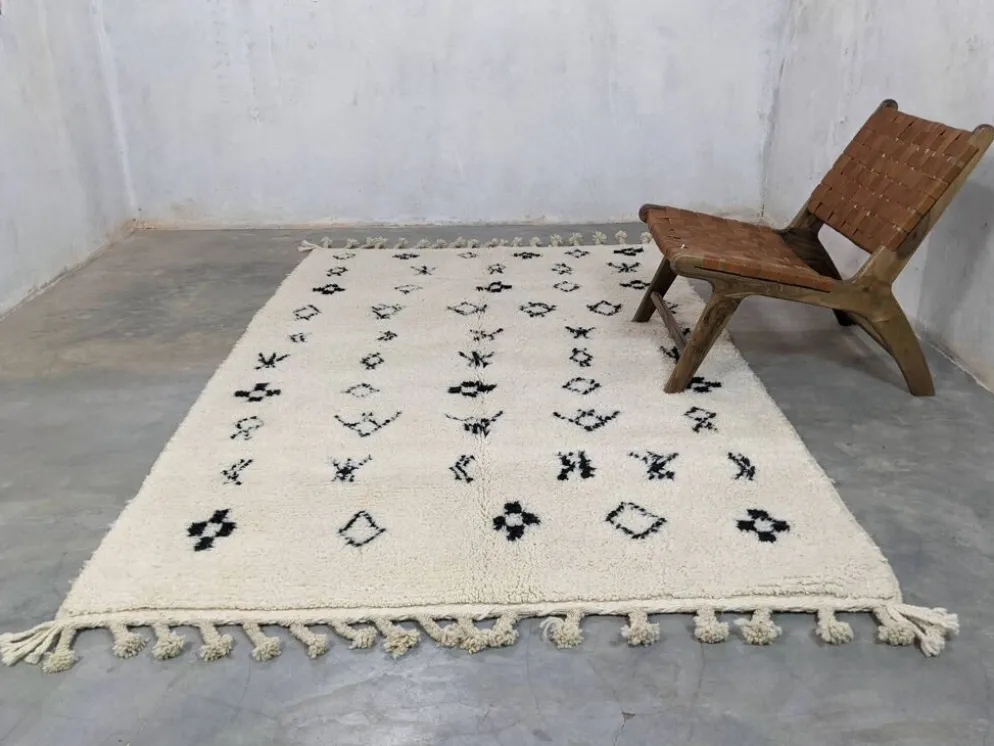 Tapis Beni Ouarain, 250 x 165 cm || 8,2 x 5,41 pieds, MS-316