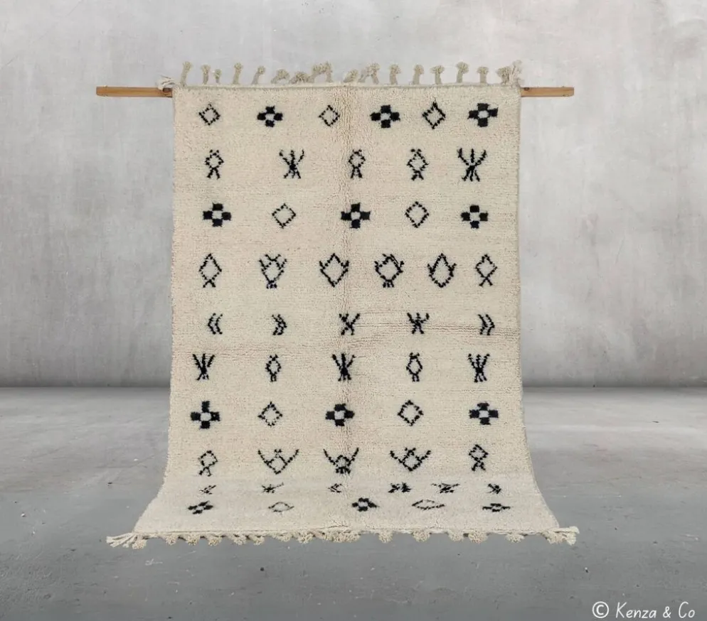 Tapis Beni Ouarain, 250 x 165 cm || 8,2 x 5,41 pieds, MS-316