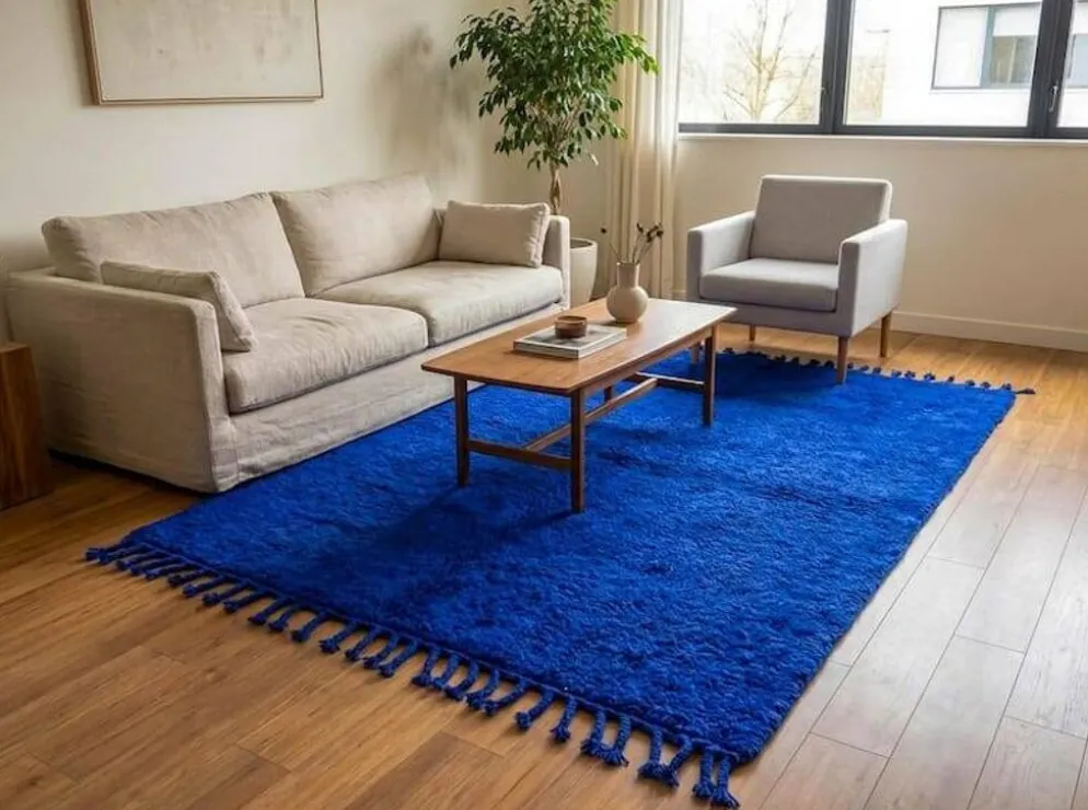 Tapis Beni Ouraine en laine naturelle bleu majorelle taille 1,4/2,6 m
