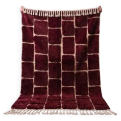 Tapis Beni Ouraine en laine sur mesure traditionnelle bordeaux 1,5/2,5 m