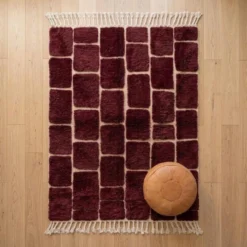 Tapis Beni Ouraine en laine sur mesure traditionnelle bordeaux 1,5/2,5 m