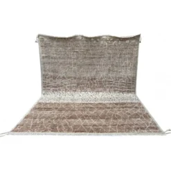 Tapis berbère au design moderne marocain. 100 % laine. Tapis Beni Ourain noué à la main.
