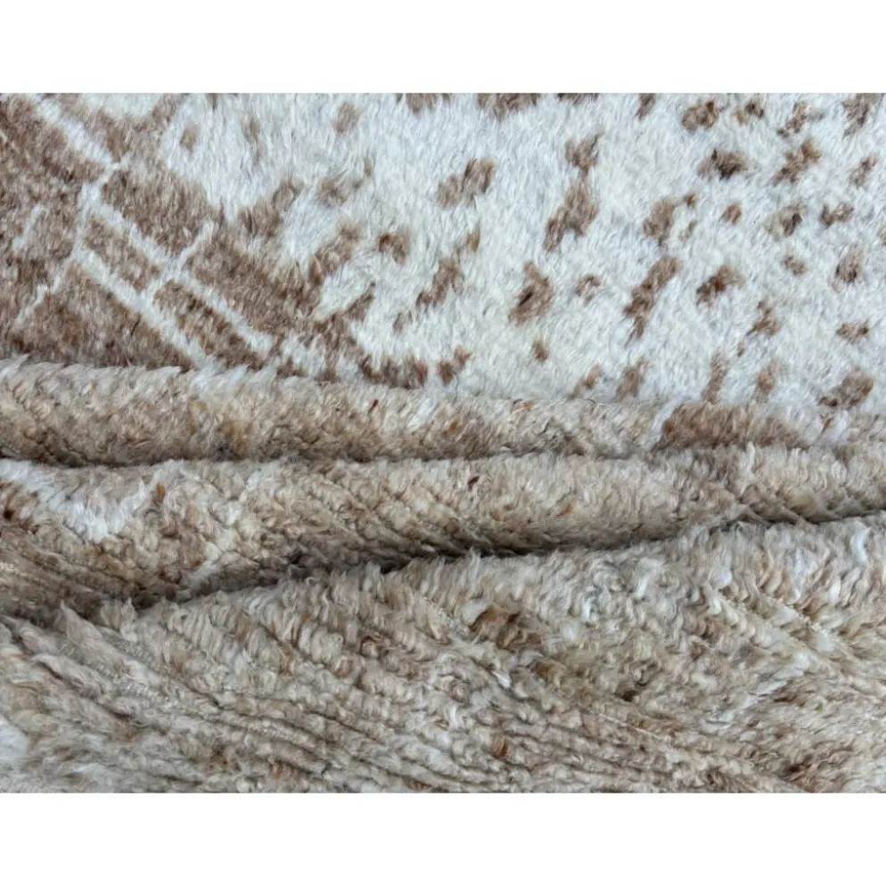 Tapis berbère au design moderne marocain. 100 % laine. Tapis Beni Ourain noué à la main.