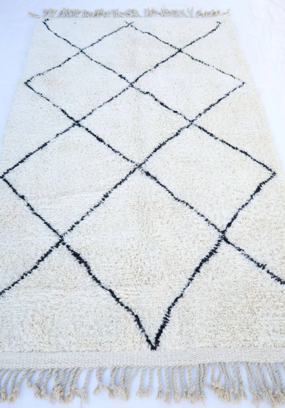 Tapis berbère Beni Ouarain écru et noir en laine