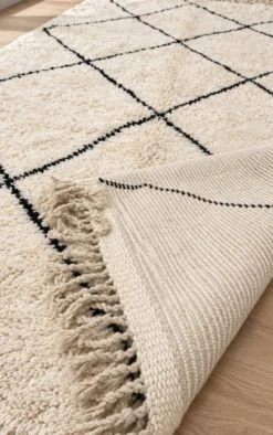 Tapis berbère Beni Ouarain écru et noir en laine