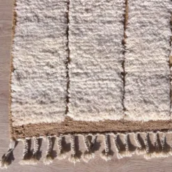 Tapis bérbere fait main traditionnelle taille 2/3 m