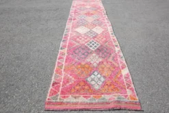 Tapis couloir turc rose vif, tapis vintage boho, 83x353 cm