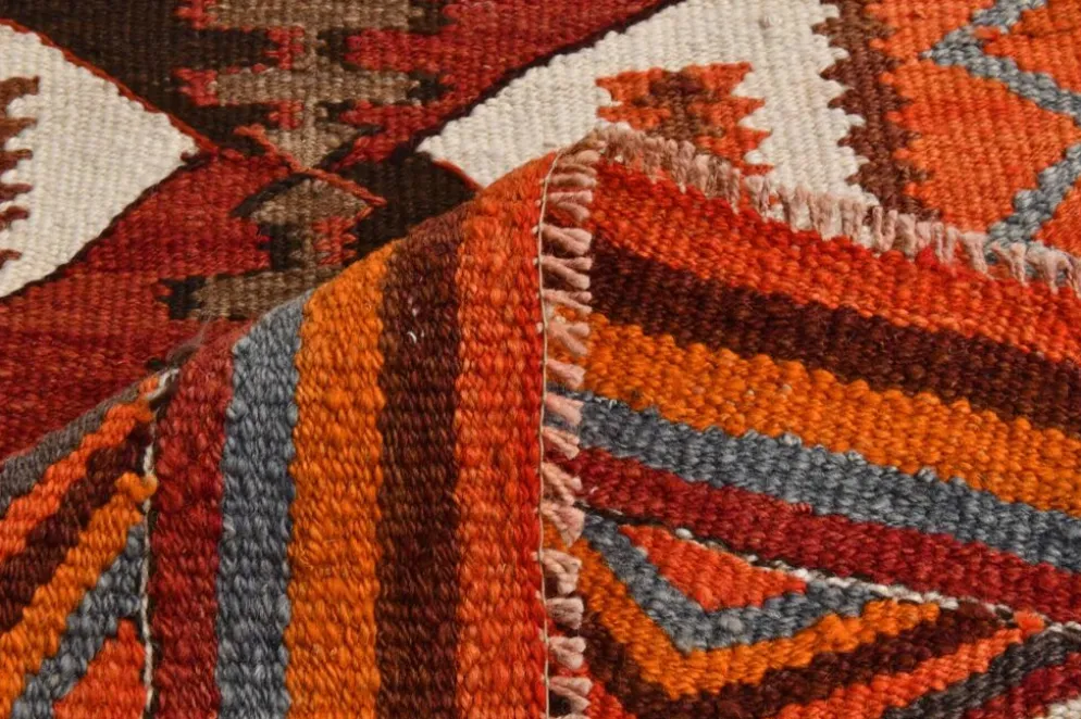 Tapis couloir vintage kilim orange et marron, motif oriental