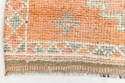 Tapis couloir vintage turc en laine Oushak, ton abricot