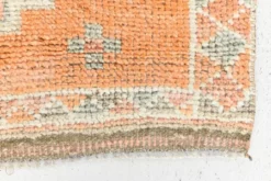 Tapis couloir vintage turc en laine Oushak, ton abricot