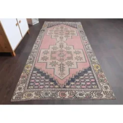 Tapis couloir vintage turc Oushak fait à la main en laine et coton rose 117x254