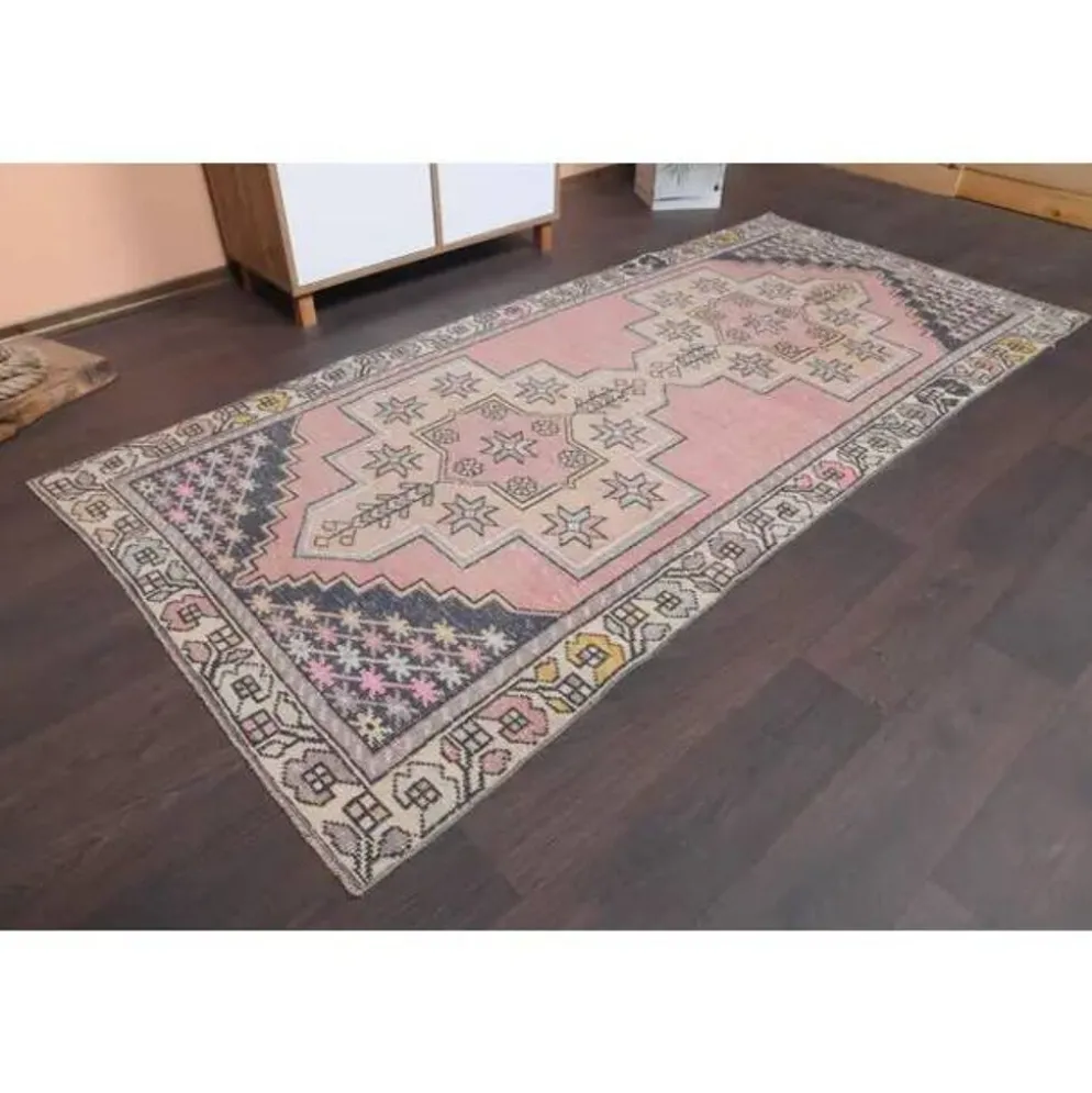 Tapis couloir vintage turc Oushak fait à la main en laine et coton rose 117x254